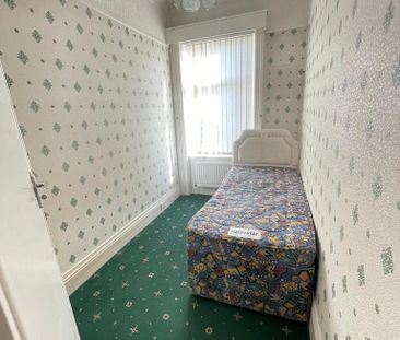 4 bedroom semi-detached house to rent - Photo 3