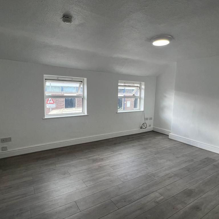 3 bedroom flat to rent - Photo 1