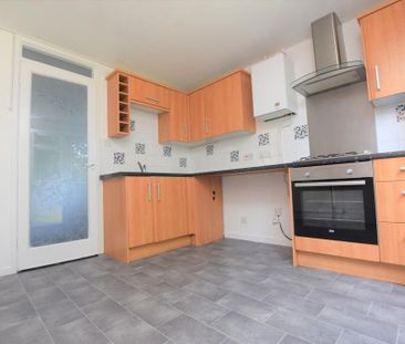 2 bedroom terraced house to rent - Photo 2