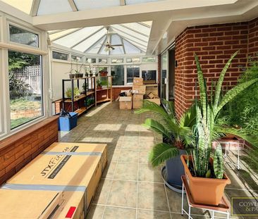 Knollcroft, Shoeburyness, Southend On Se... - Photo 4