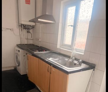 2 Bed Flat, Stoney Stanton Road, CV1 - Photo 4