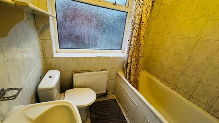 3 bedroom terraced house to rent - Photo 5