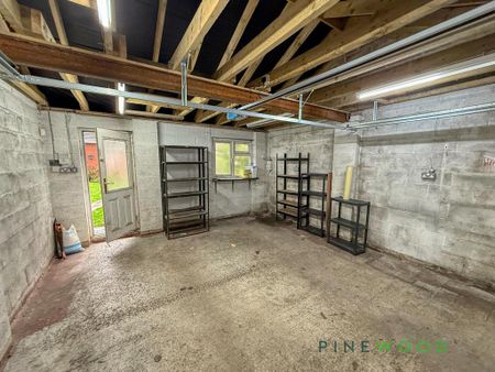 2 bedroom detached bungalow to rent - Photo 2