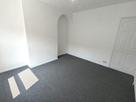 Terraced House to rent on - Photo 5