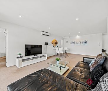 🏡 Stylish Apartment in the Heart of East Perth – 2 Car Bays! - Photo 4