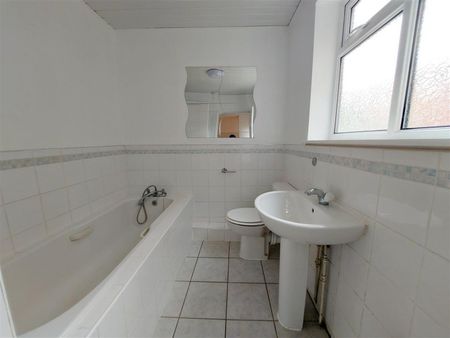 3 Bedroom House - End Terrace - Photo 5