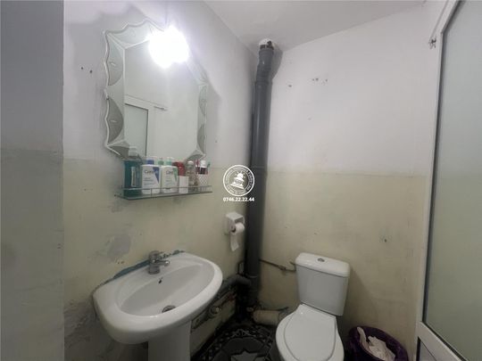 Apartament de închiriat cu 3 camere, decomandat, zona Canta - Photo 1