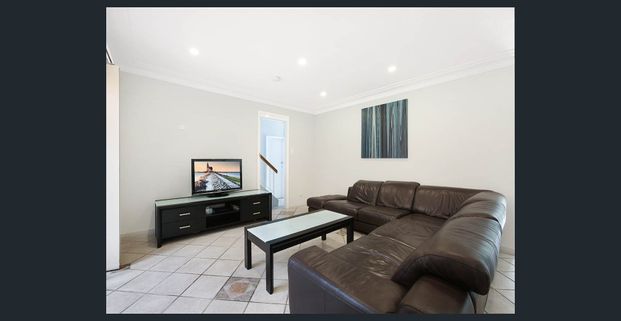 Share house - Furnished private room - Photo 1