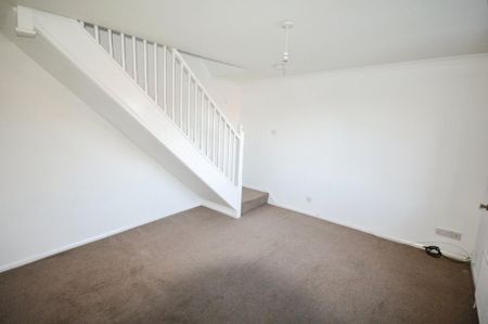 2 bedroom terraced house to rent - Photo 2