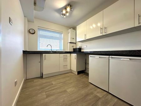 2 bedroom apartment to rent - Photo 4