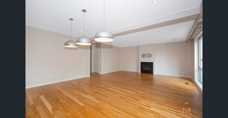 Grand Elegance in Toorak - Photo 3