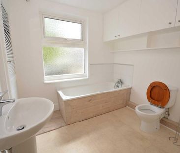 4 bedroom terraced house to rent - Photo 4