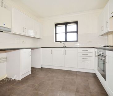 2 bedroom maisonette to rent - Photo 4