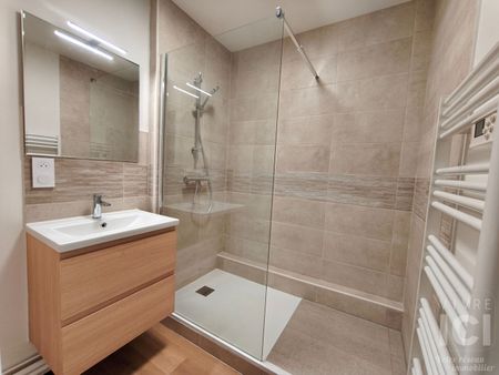 Location Appartement 2 pièces 51m² - Photo 4