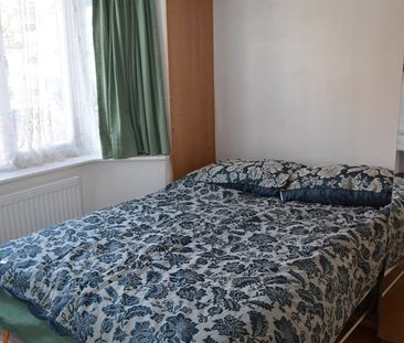 Studio Flat, Blandford Road, BR3 - Photo 1