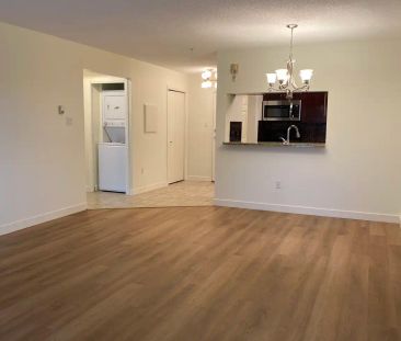 790 Kingsmere Crescent Southwest — Spacious 1 Bedroom Main Floor Un... - Photo 2