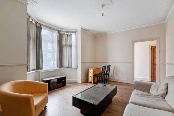 2 bedroom end of terrace house to rent - Photo 1