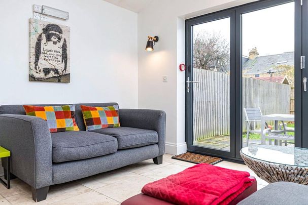 6 bedroom terraced house to rent - Photo 1