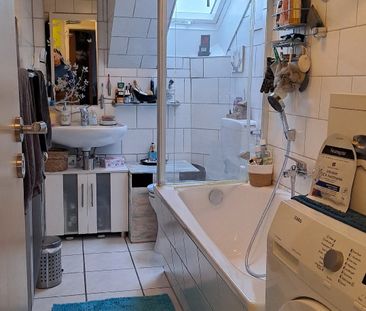 Gemütliche 3-Zimmer im Dachgeschoss mit Balkon in direkter Zentrums... - Foto 2