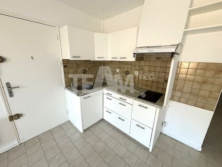 Location Appartement 2 pièces 35m² SETE 34200 - Photo 3