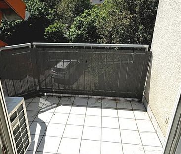 Weil‘s oben am schönsten ist: Dachgeschoss-WHG – Loggia – Balkon – Garage – „Herrnsheimer Höhe“! - Photo 3