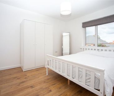 4 bedroom semi-detached house to rent - Photo 3