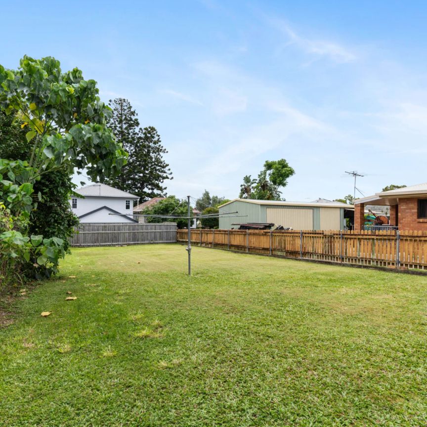 Bay Breezes & Character Living in the Heart of Sandgate - Photo 1