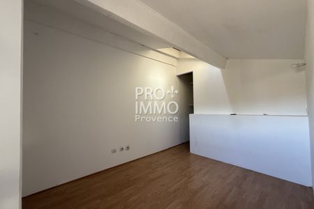 A LOUER, LAURIS (84360) Appartement de type 3 en duplex - Photo 5