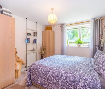 2 bedroom apartment to rent Romana Square, Altrincham, WA14 - Photo 2