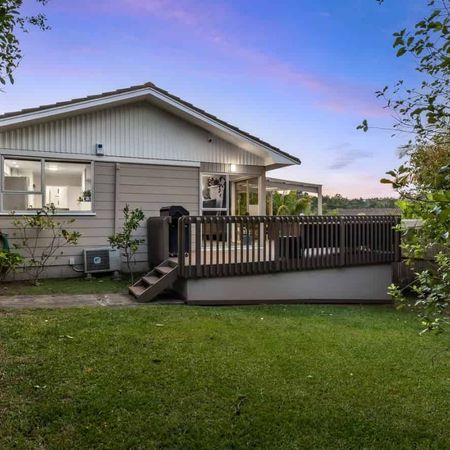 4 bedroom plus external rumpus in beautiful Bayview. - Photo 3