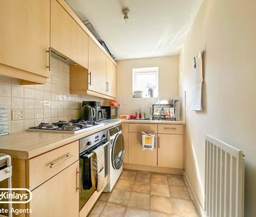 2 BEDROOM APARTMENT - Photo 6
