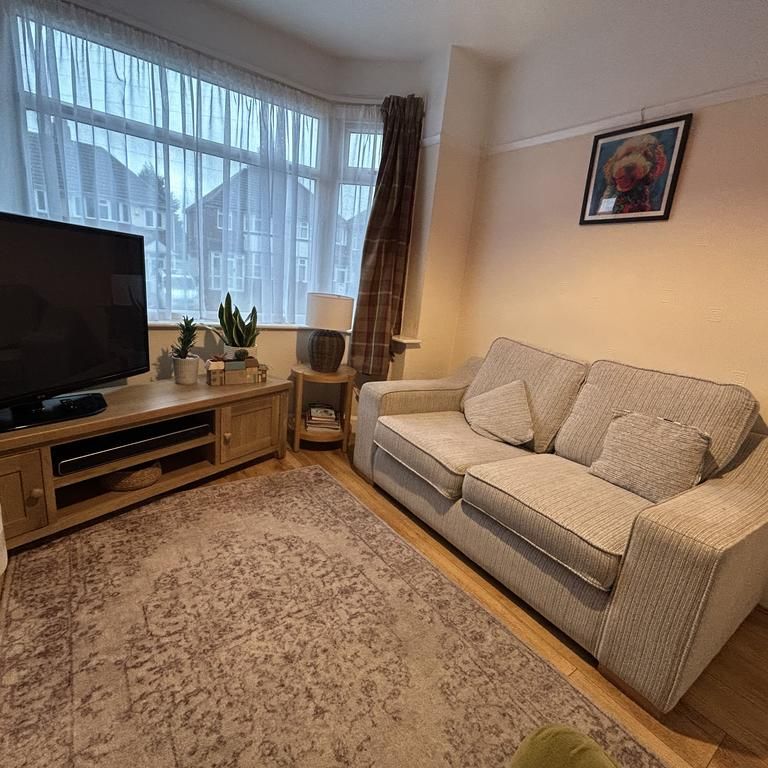 3 bedroom semi-detached house to rent - Photo 1