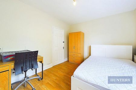 3 bedroom House To Let - Photo 2