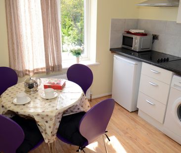 1 bed Studio - To Let - Photo 6