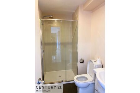 - Modern Apartment in Central Springvale - Photo 3