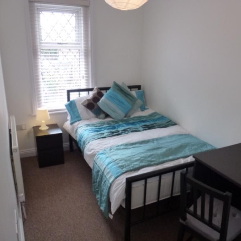 1 bedroom in a house share to rent - Photo 1