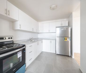 For Lease - 5 Glamorgan Avenue Unit# 901, Toronto, Ontario - Photo 2