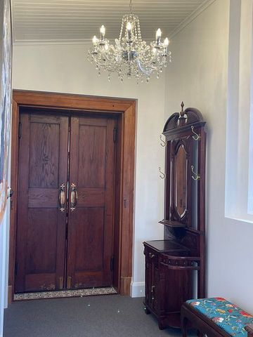 Luxury Apartment - Photo 2