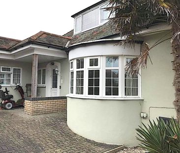 Chichester Avenue, Hayling Island, Havant, Hampshire PO11 9EZ - Photo 3