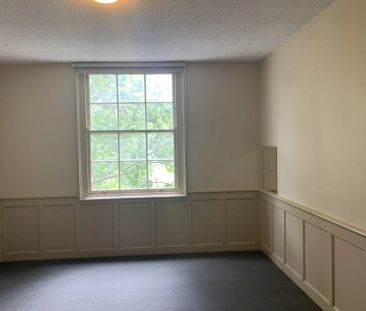 Studio Apartment In The Heart Of Carlton - Photo 1