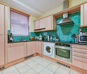 2 bedroom flat to rent - Photo 6