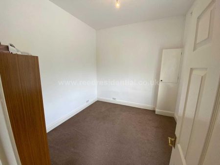 3 bedroom apartment to rent - Photo 3