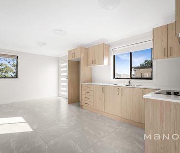 Charming Private Granny Flat with Water and Internet Included - Photo 1