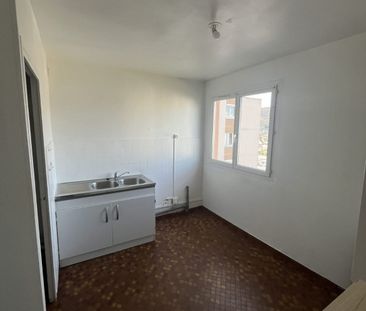 A LOUER APPARTEMENT 4 PIECES - Déville-les-Rouen - Photo 2