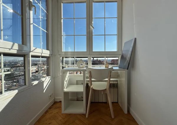 Calle de Tribaldos, Madrid, Community of Madrid 28043