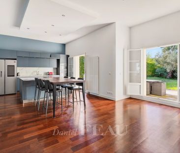 Aigremont — Villa d'exception — 240 m² — Meublée ou vide - Photo 5