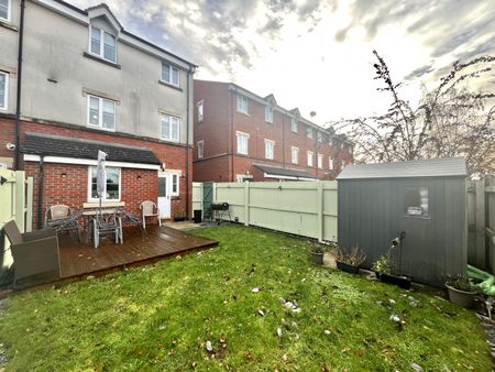 4 bed town house to rent Friars Terrace, Stafford ST17 - Photo 4