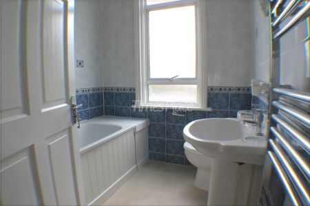 3 bedroom terraced house to rent - Photo 4