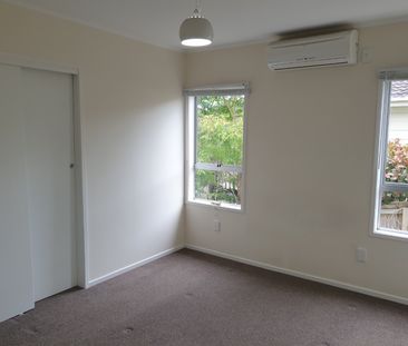 Beauty in Torbay - Photo 2