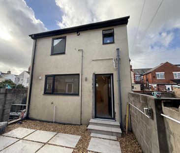 2 bedroom apartment to rent - Photo 5